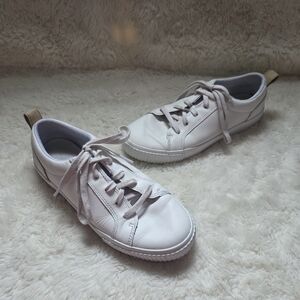 Timberland Women’s White Leather Sneakers - Excellent Condition. Size 8
